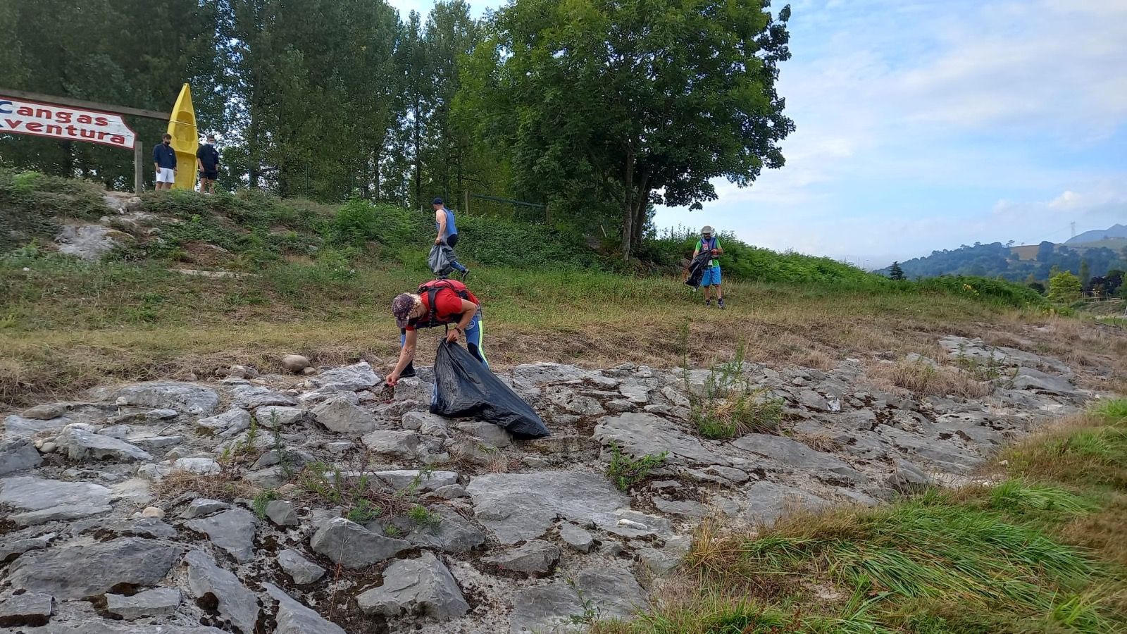 Jornada de limpieza en el Sella