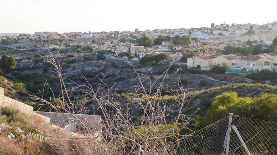 San Fulgencio acelera un plan urbanístico junto a los espacios protegidos de las dunas y el Segura