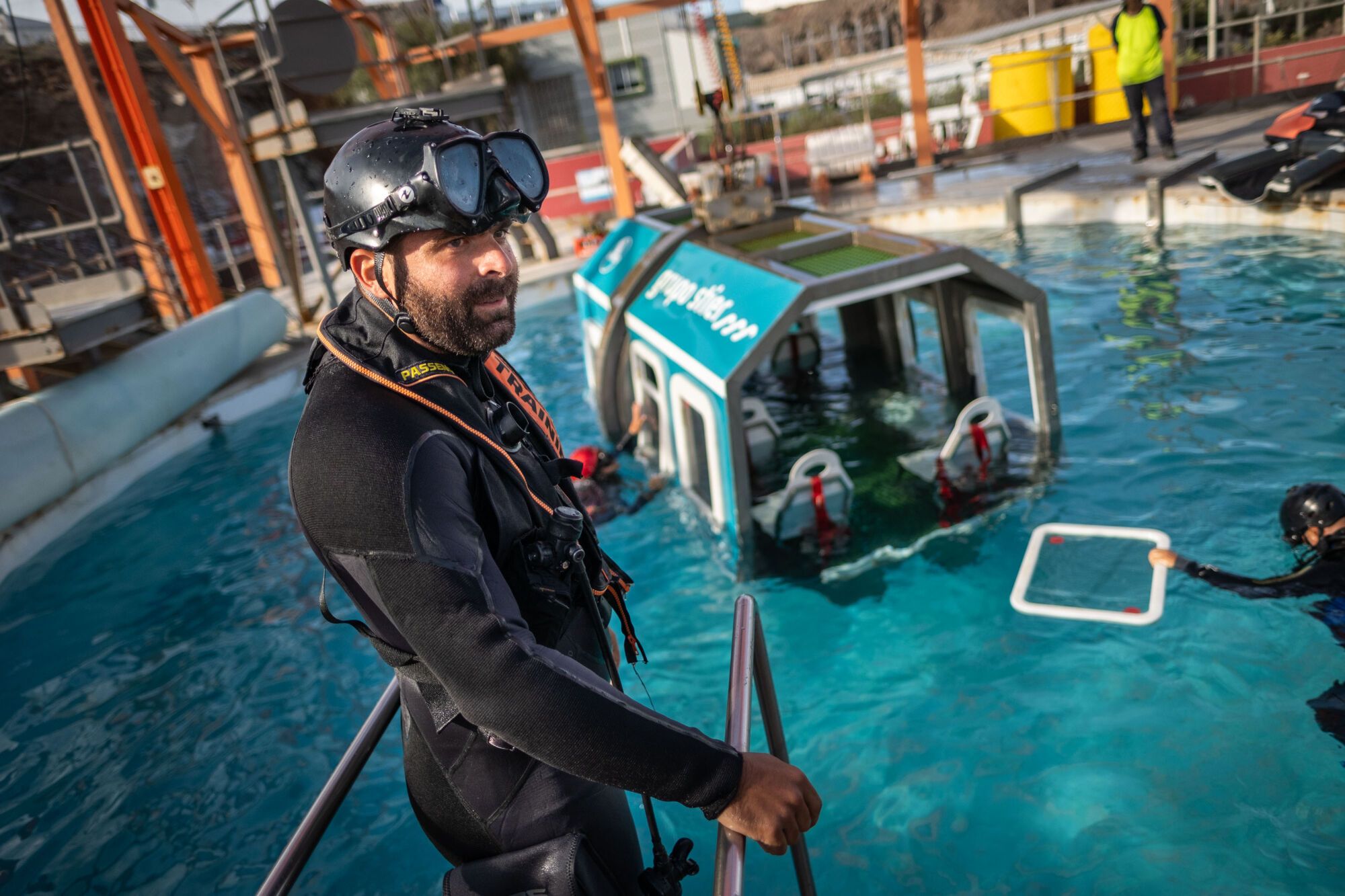 Curso de formación del EIRIF en amerizajes de helicópteros