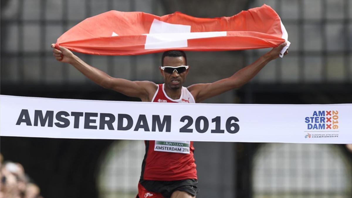 Tadesse Abraham ganó la media maratón