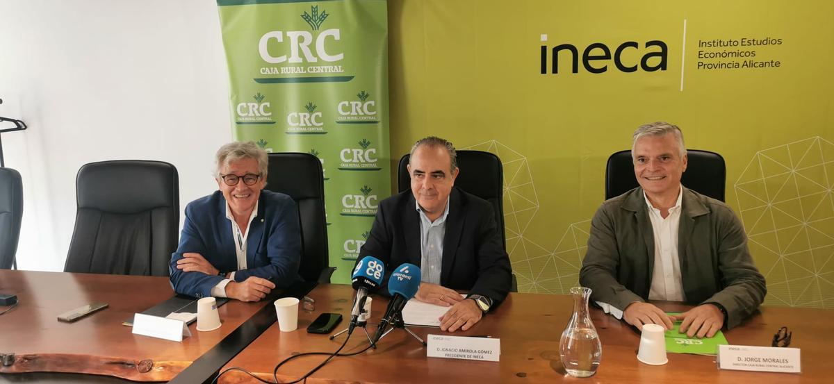 Francisco Llopis, Nacho Amirola y Jorge Morales, en la presentación del estudio.