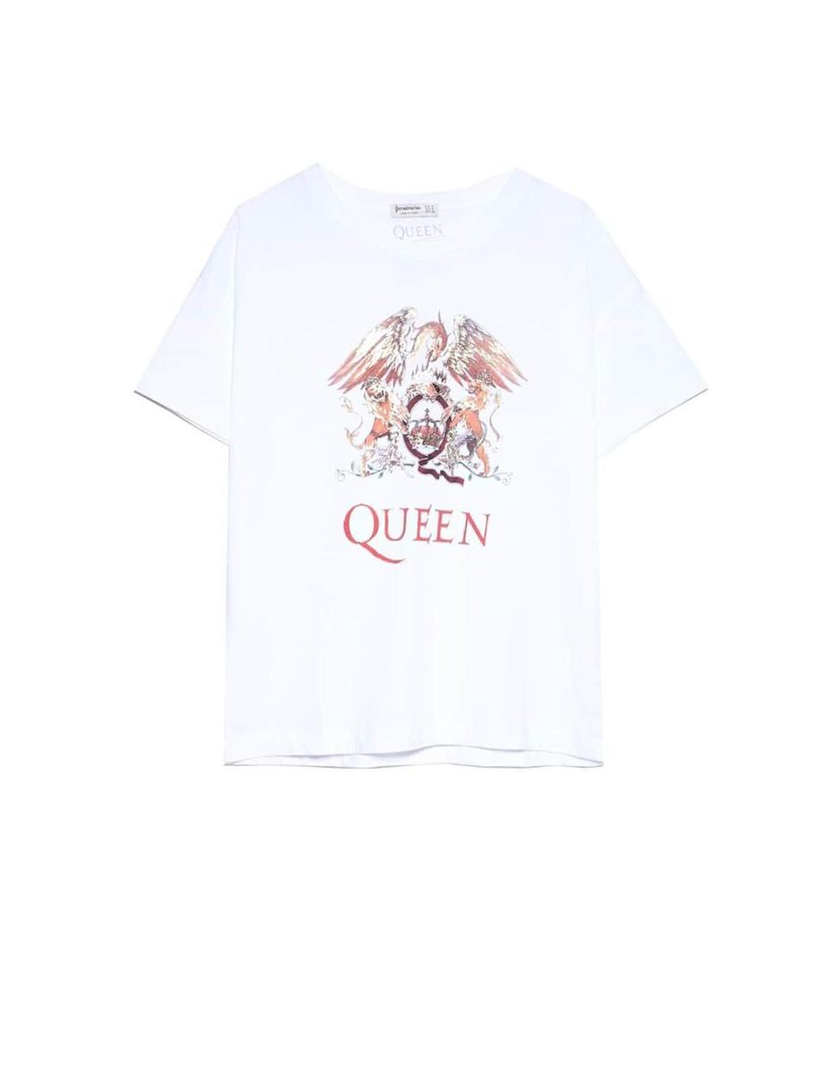 Camiseta de Queen de Stradivarius. (Precio: 15, 99 euros)