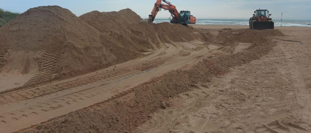 Costas minimiza la extracción de arena en Gandia para regenerar la playa de Tavernes