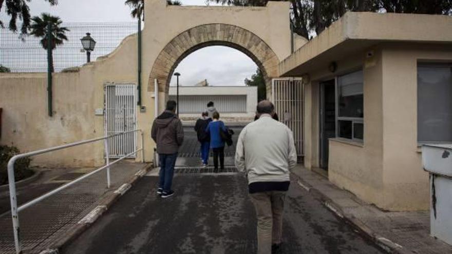 El funcionario trabaja en el centro psiquiátrico Doctor Esquerdo.