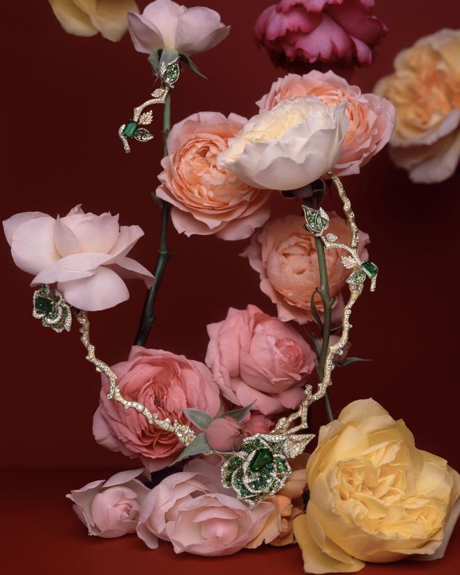 Las joyas de la colección Rose Dior se inspiran en la rosa, la flor favorita de Christian Dior