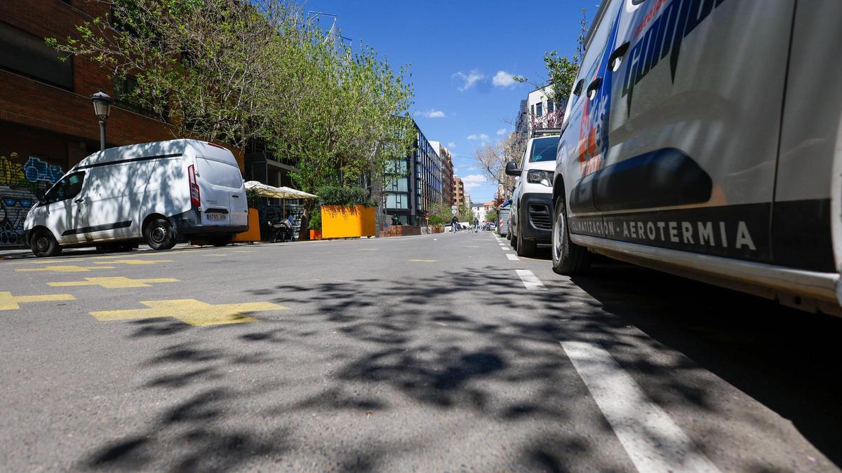 Valencia VLC imágenes del barrio de la Petxina calle Palleter donde se está proyectando cambiar los aparcamientos de vehículos a zona naranja residencial