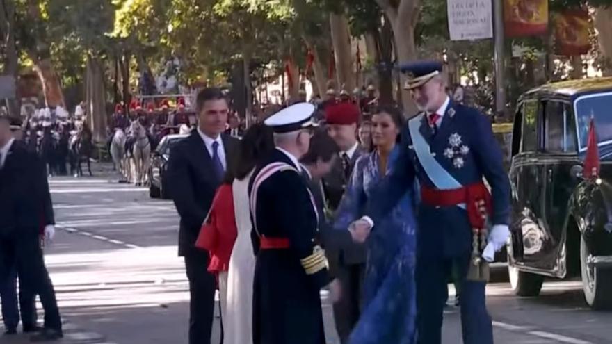 Gritos de "¡Qué te vote Txapote!" a Pedro Sánchez a su llegada al desfile del 12 de Octubre