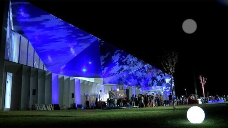 La zona ajardinada del Auditori Teulada Moraira albergará algunos eventos en ‘Les Nits’.