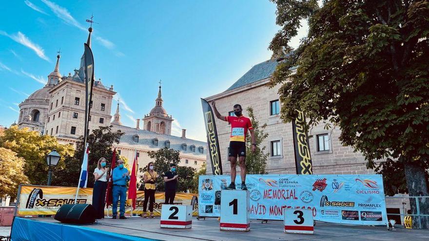 Pedro Sánchez Cidoncha, en lo más alto del podio de la categoría Máster 40 de la Copa de España. Pedro Sánchez Cidoncha, en lo más alto del podio de la categoría Máster 40 de la Copa de España.