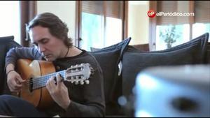 Vicente Amigo interpreta ’Roma’, un acústic en la intimitat de casa seva, a Còrdova.