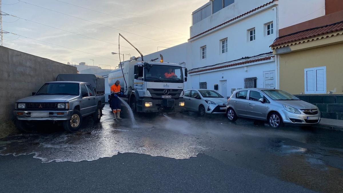 Las actuaciones integrales de limpieza de los barrios recogen 23 toneladas de residuos durante los tres primeros meses.