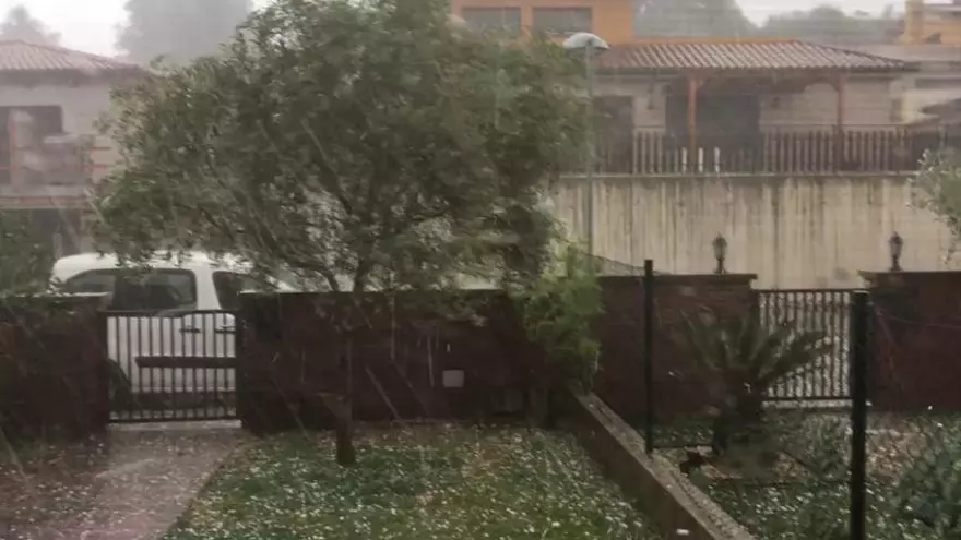 Forta pedregada a Santa Maria d'Oló