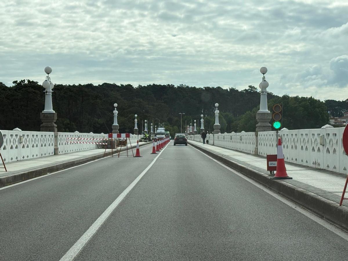 El puente de la isla, ayer.