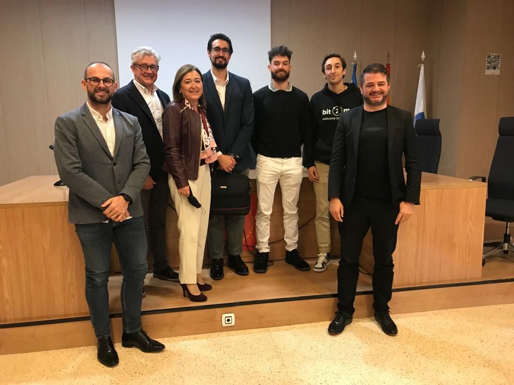 Los participantes en la jornada sobre metaverso y dinero digital celebrada hoy en la Universidad de Alicante
