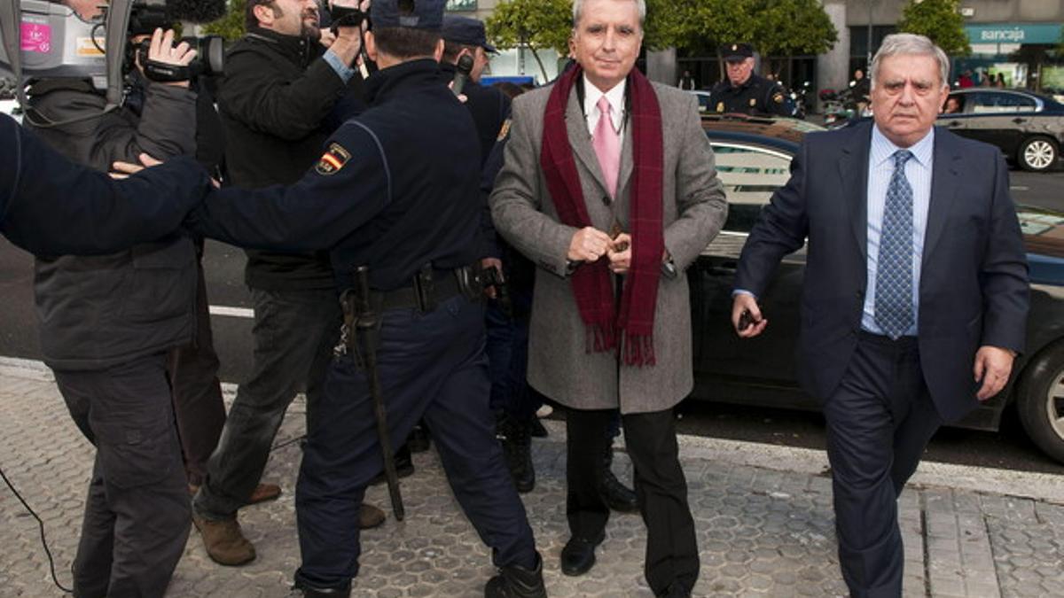 El torero José Ortega Cano, a su llegada a los juzgados de Sevilla, en marzo del 2013.