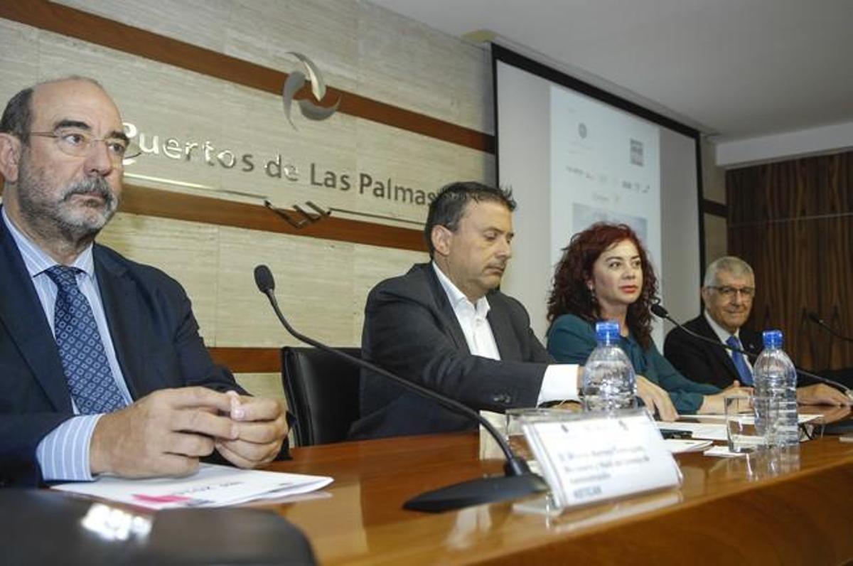 FORO DE INTERNACIONALIZACION DEL PUERTO DE LA ...