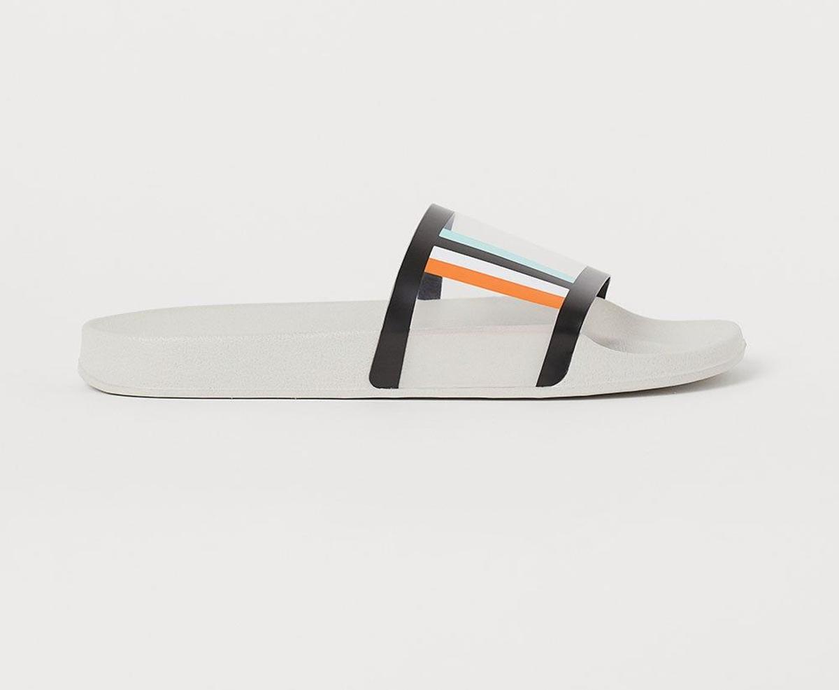 Zapatillas de baño de H&M. (Precio: 19,99 euros)