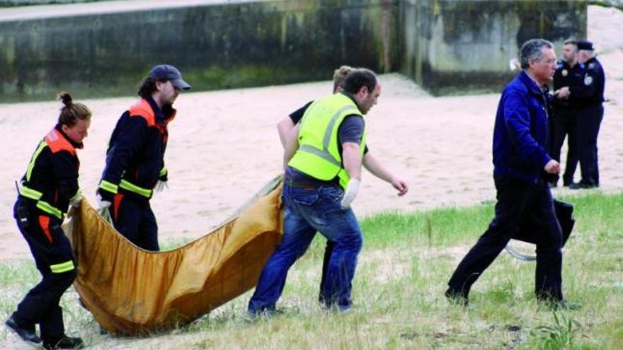 Aparece el cadáver de un hombre flotando en una playa de San Vicente