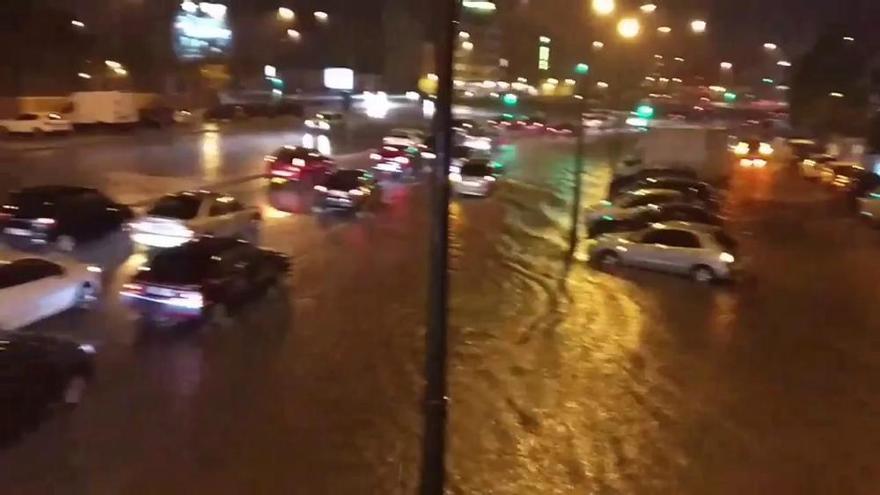 Vista aérea del bulevar sur de Valencia, inundado