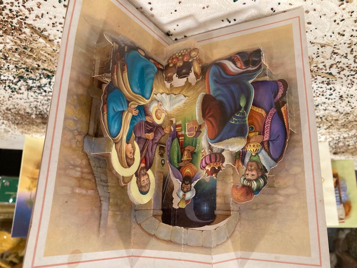 Na Jordana exhibe la historia de las Tarjetas de Navidad en su casal