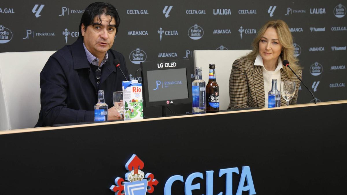 Marco Garcés y Marián Mouriño, en la rueda de prensa de su renovación.