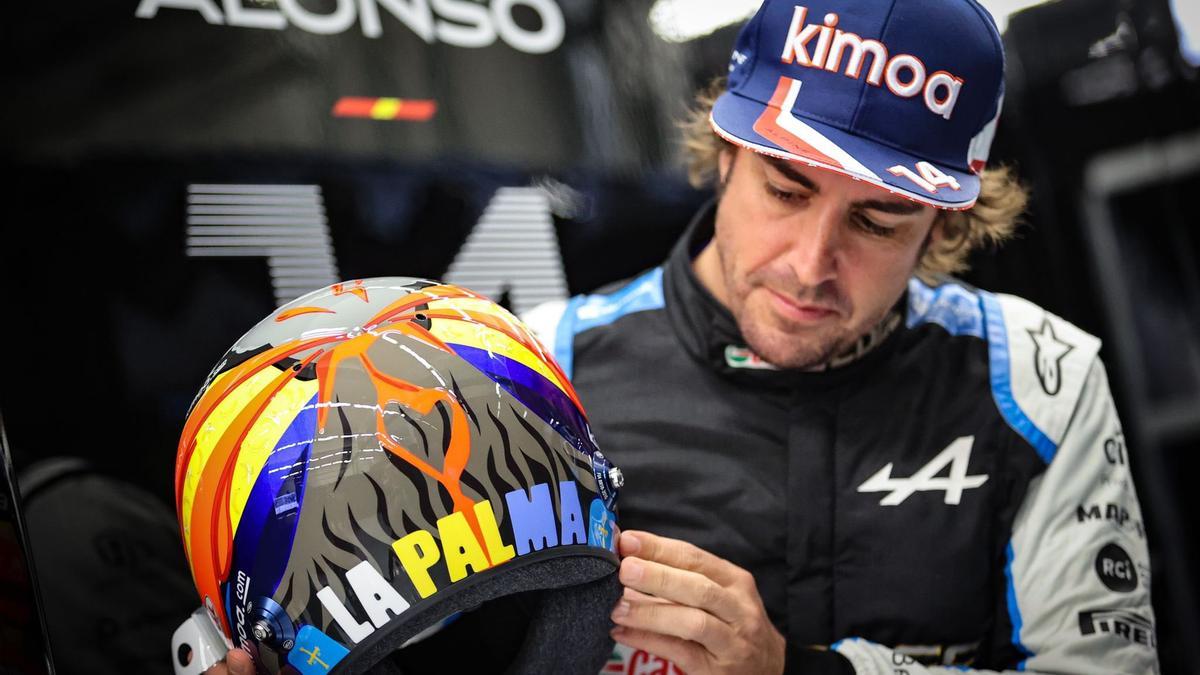 Fernando Alonso desvela el casco que llevará en homenaje a La Palma