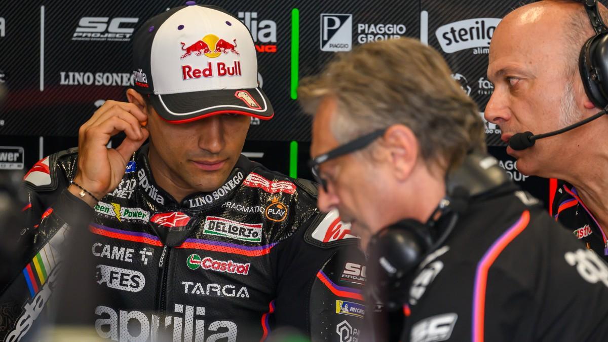Jorge Martín, en el box de Aprilia