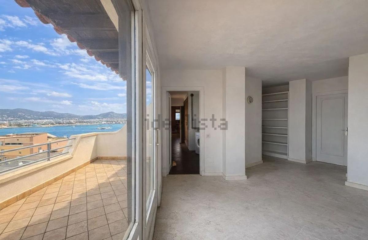 A la venta un ático en Ibiza con unas vistas de 360 grados "que quitan el aliento”: desde Dalt Vila a Talamanca