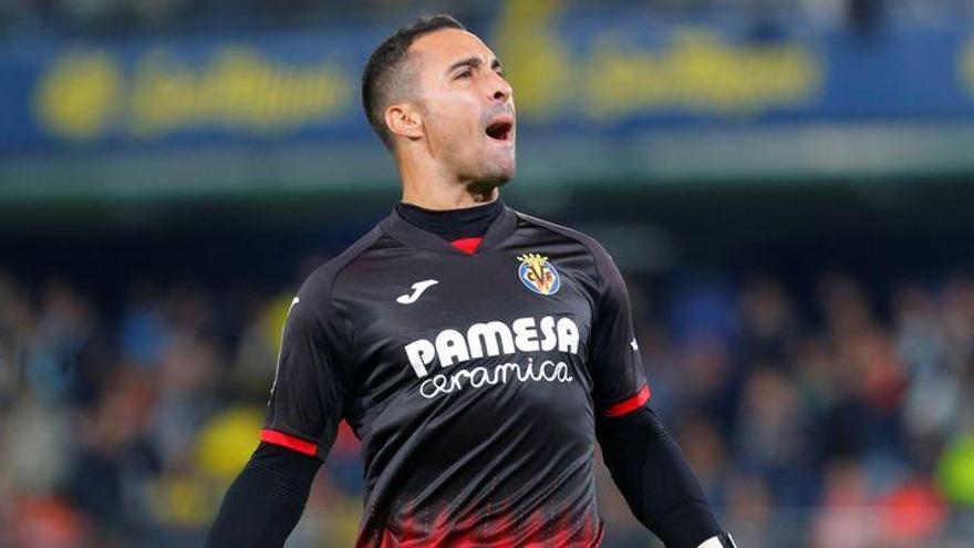 Asenjo escribe su nombre en la historia del club &#039;groguet&#039;