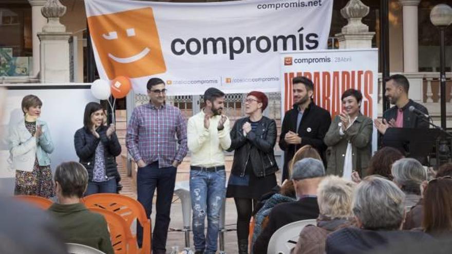 Mai Castells presenta «a quienes me van a ayudar a lograr la alcaldía de Canals»