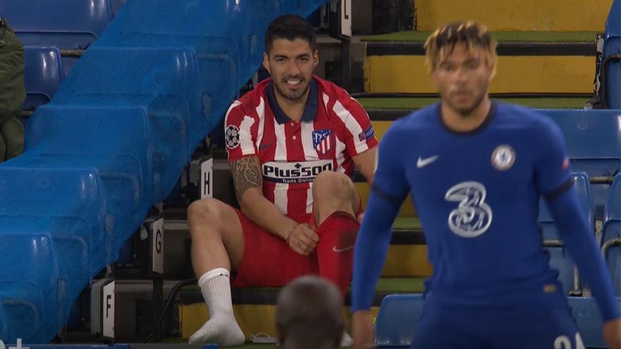 La reacción de Luis Suárez al ser cambiado: una sonrisa que lo delata todo...