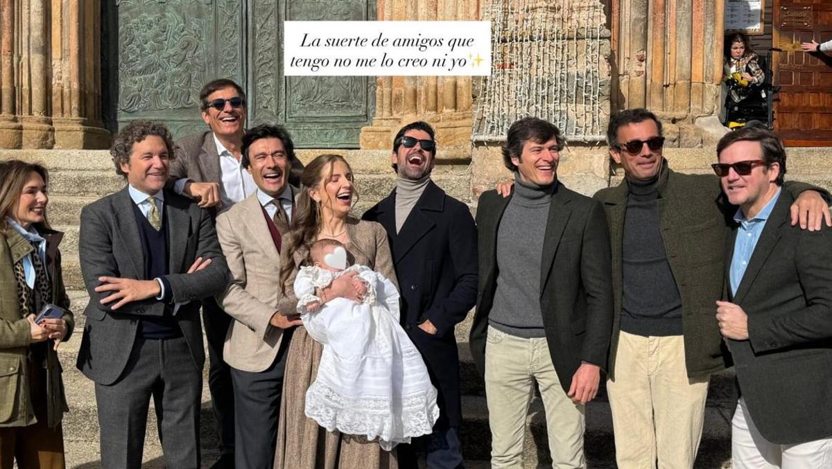 Invitados a las puertas del Monasterio de Guadalupe.