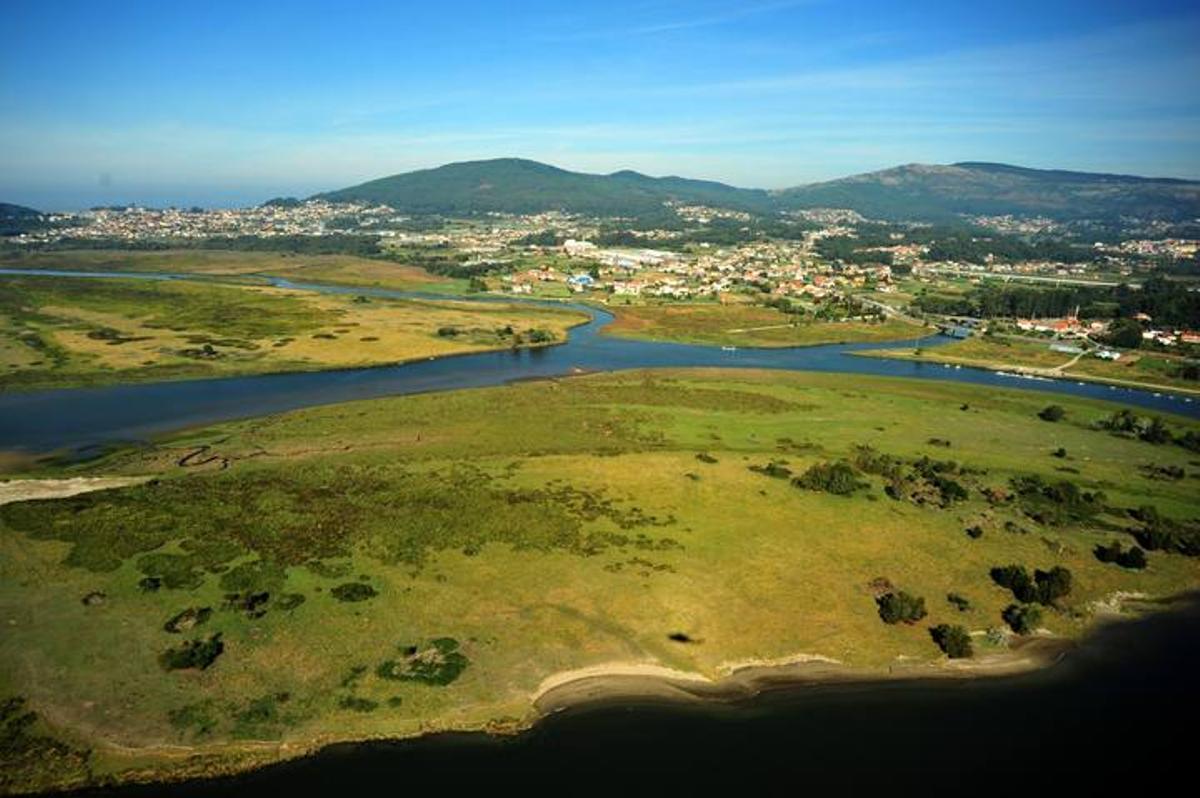 Vigilando la ría para combatir el furtivismo