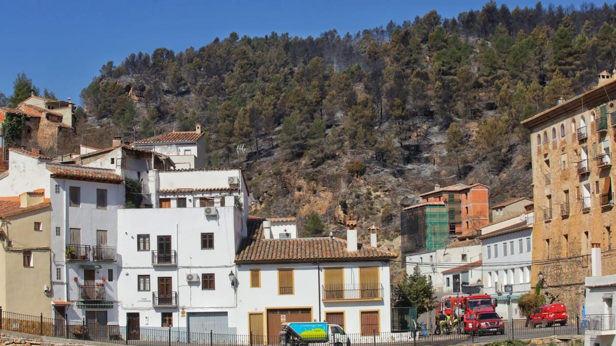 El municipio de Montán, que estuvo cerca de ser alcanzado por el fuego, este miércoles