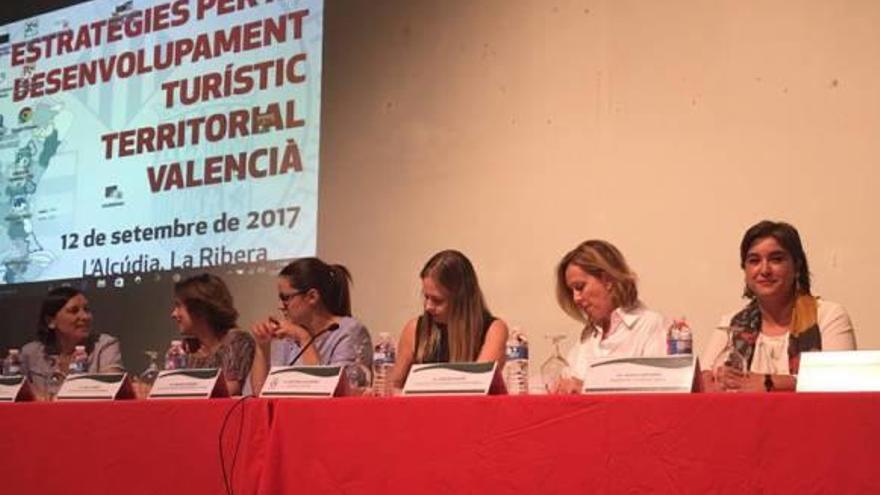 La concejala de Turismo de Sagunt en el congreso