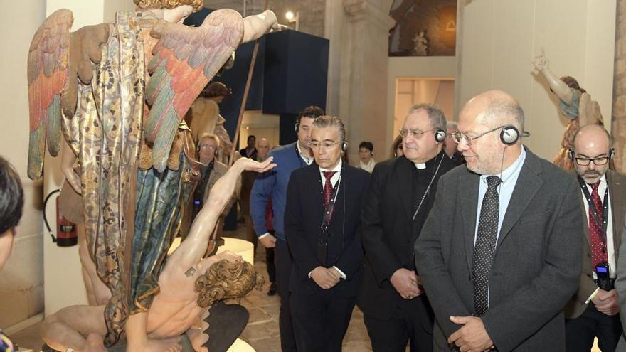 El vicepresidente de la Junta, Francisco Igea, en su visita del martes la exposición &quot;Angeli&quot;, de Las Edades del Hombre.