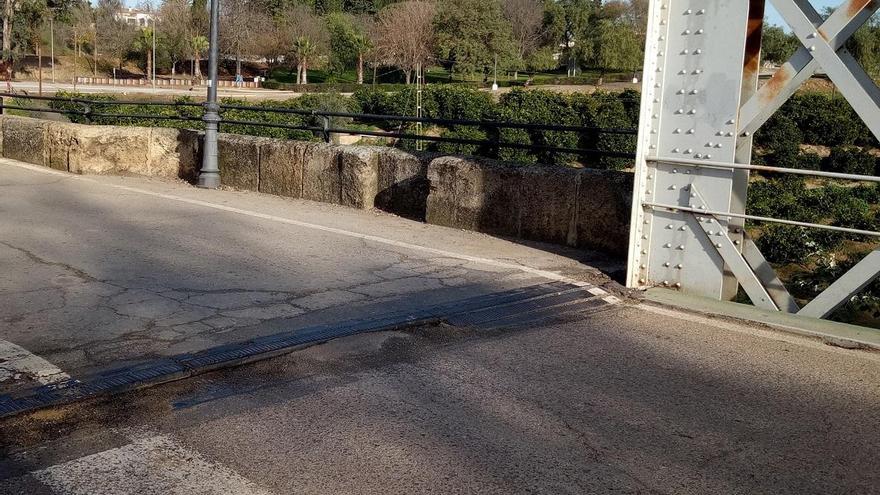 El puente de hierro sobre el Guadalquivir de Palma del Río sufre nuevas fracturas