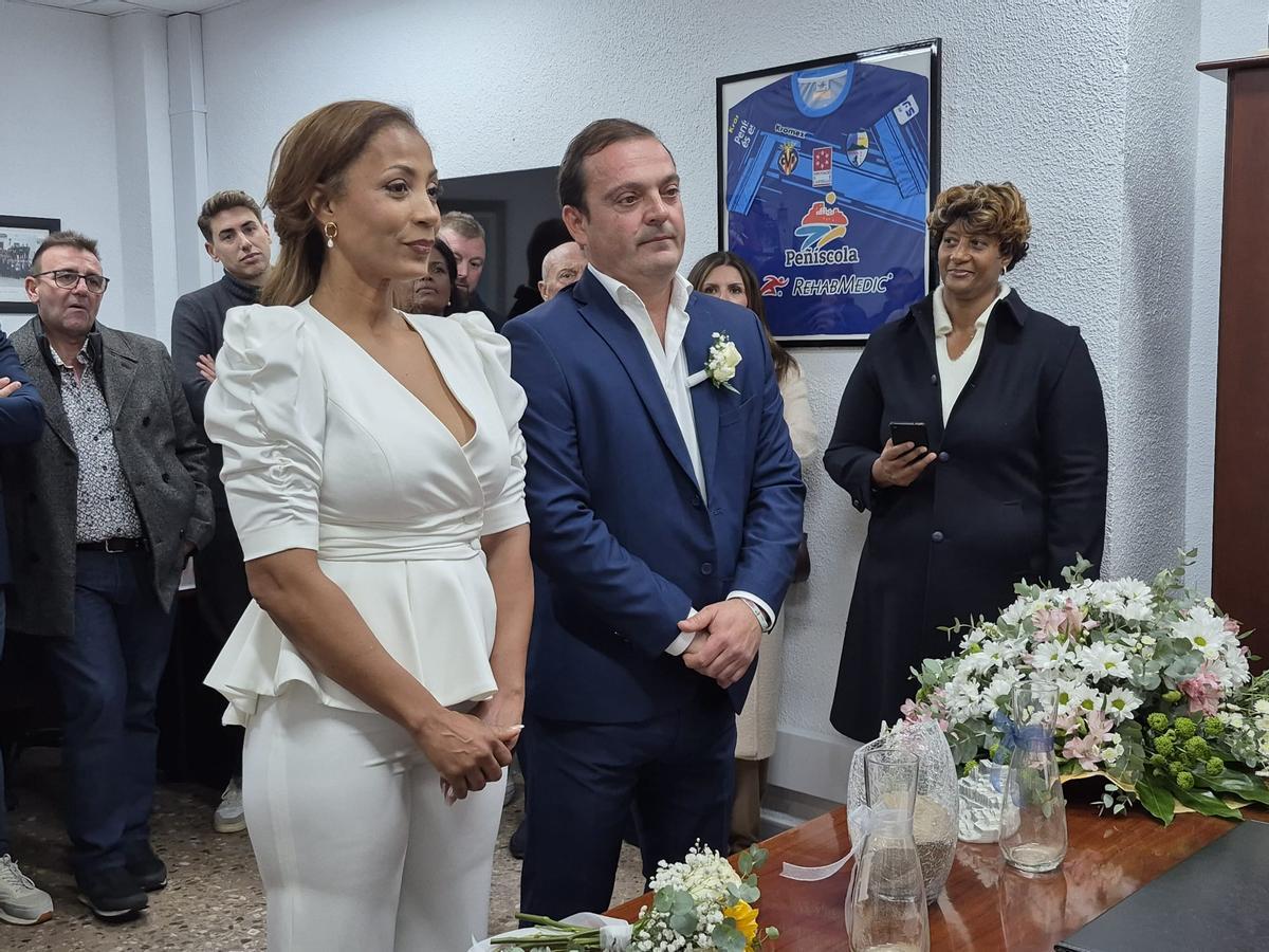 Foto de la boda entre el alcalde de Peñíscola, Andrés Martínez; y Reina Hernández.