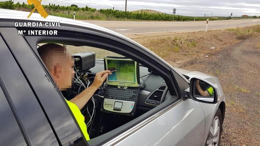 Investigan a un vecino de Rena por circular con un turismo a 211 kilómetros/hora