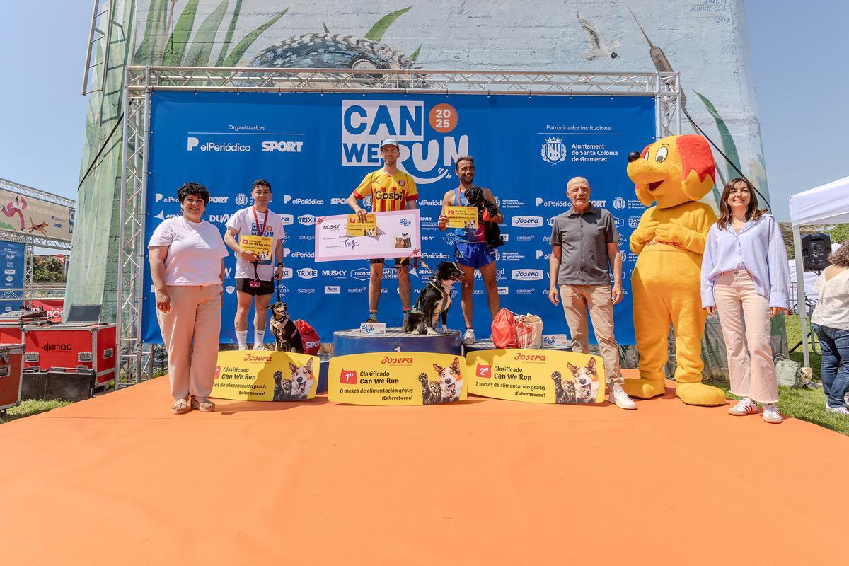 Carrera Can We Run. En la imagen, Félix Noguera, director general de Prensa Ibérica en Catalunya, durante la entrega de galardones.