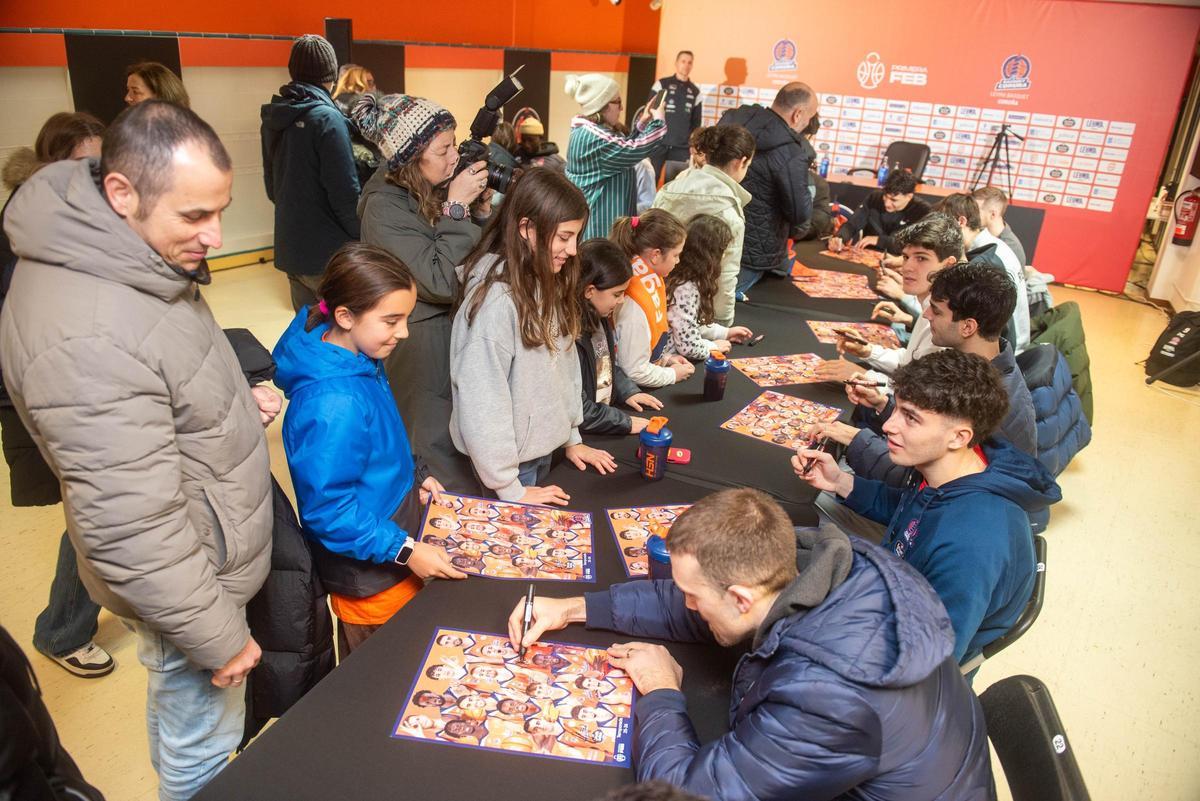 Entrenamiento de puertas abiertas del Leyma en el Coliseum