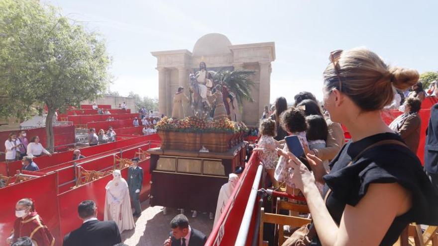 El paso de Jesús en la Entrada Triunfal en Jerusalén en carrera oficial.