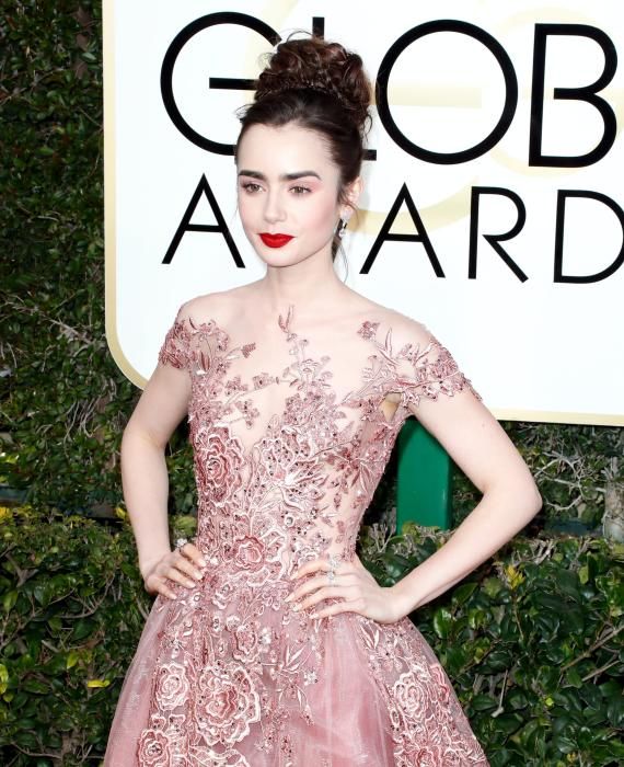 Arrivals - 74th Golden Globe Awards