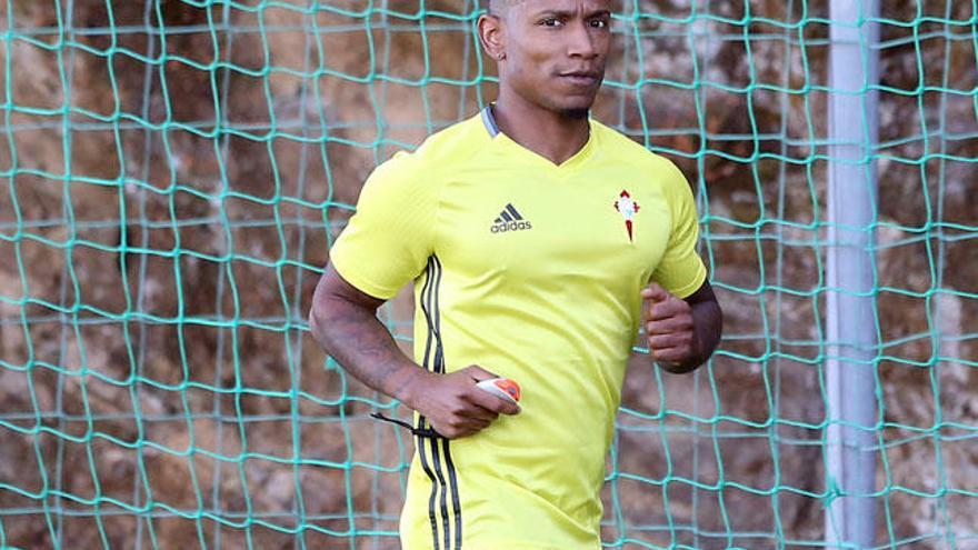 Claudio Beauvue, delantero del Celta // MG BREA