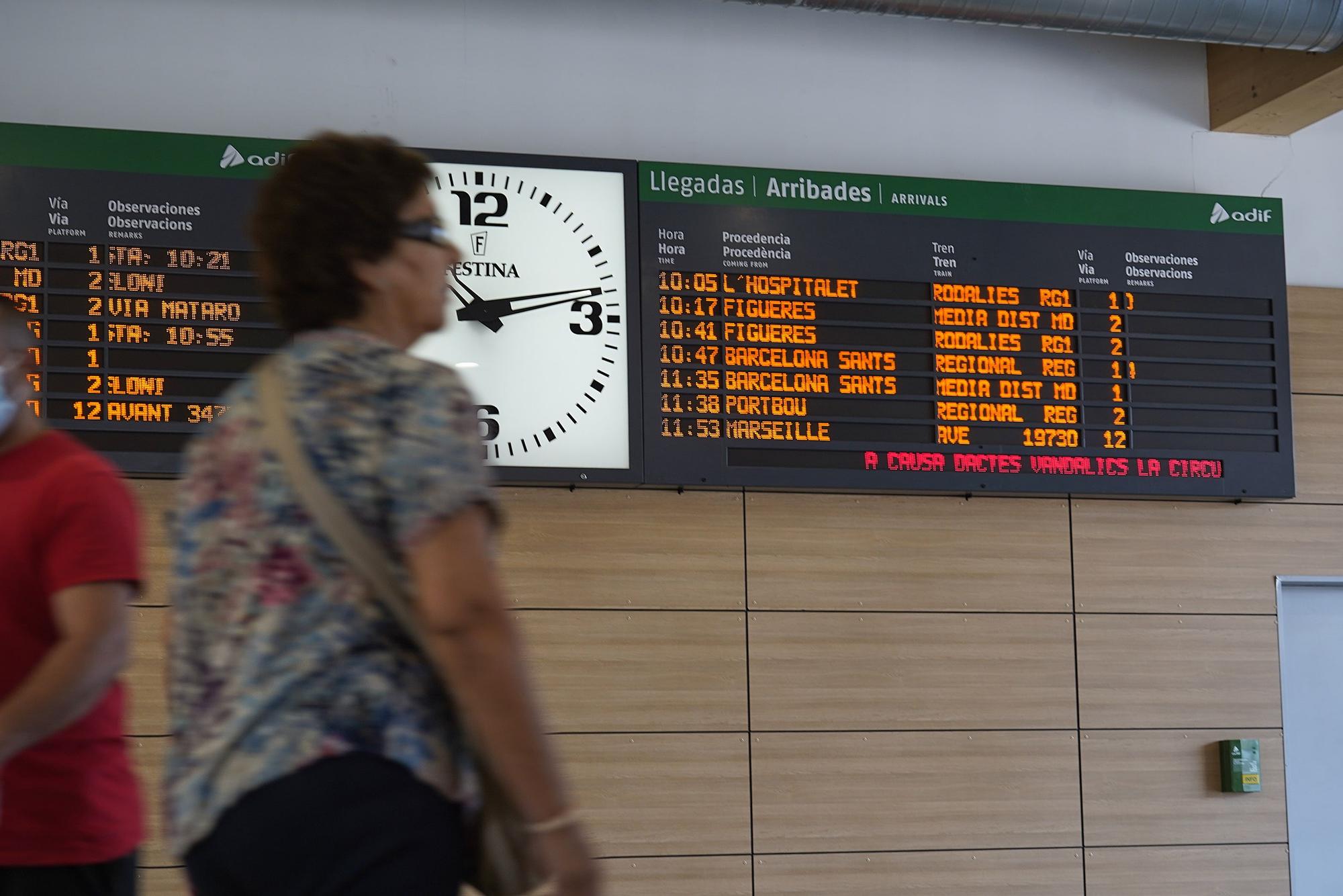 Matí caòtic a les estacions de tren de Girona