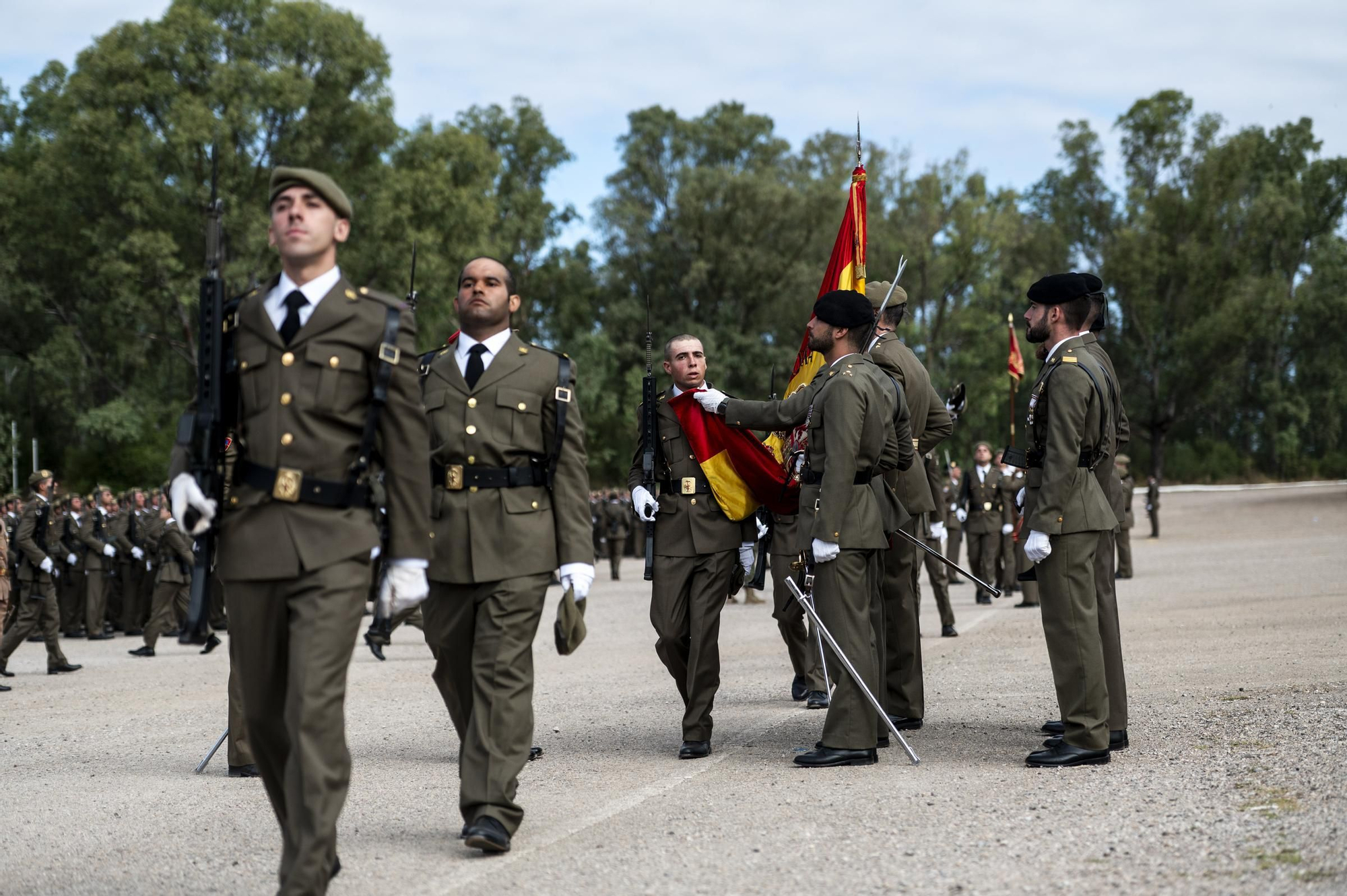 EN IMÁGENES | Multitudinaria jura de bandera en Cáceres con récord de mujeres soldado