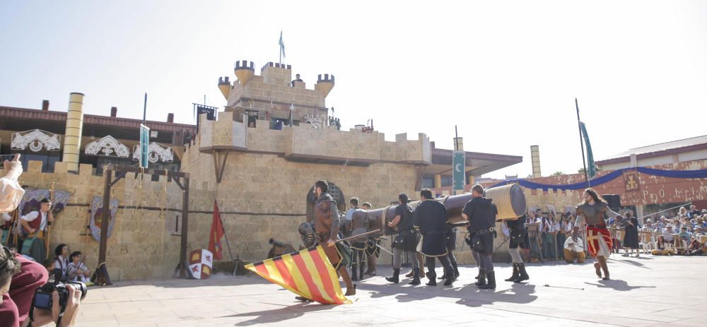 Los cristianos recuperaron ayer el Castillo con una Embajada llena de acción.