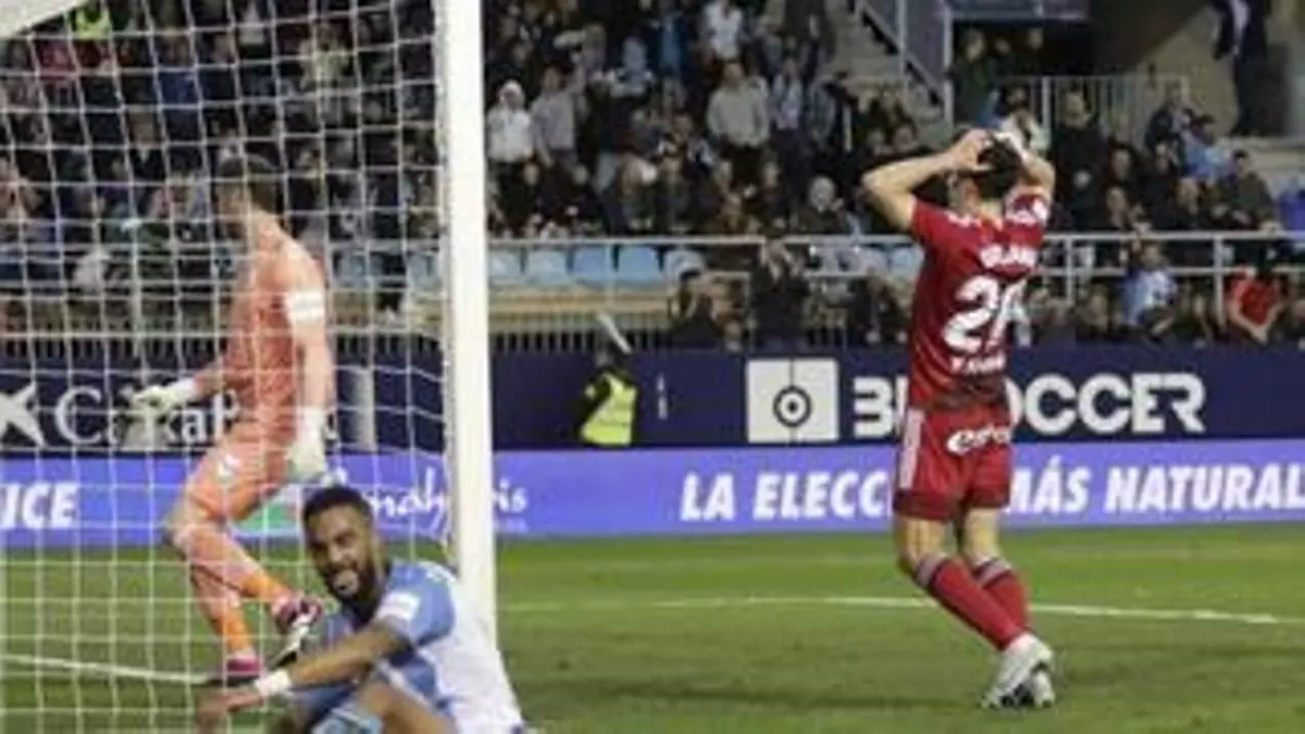 Rubén y la calamidad. La crónica del Málaga-Real Zaragoza (3-0)