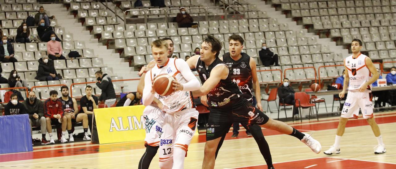 Marcos Portález, en un partido del Círculo Gijón Baloncesto