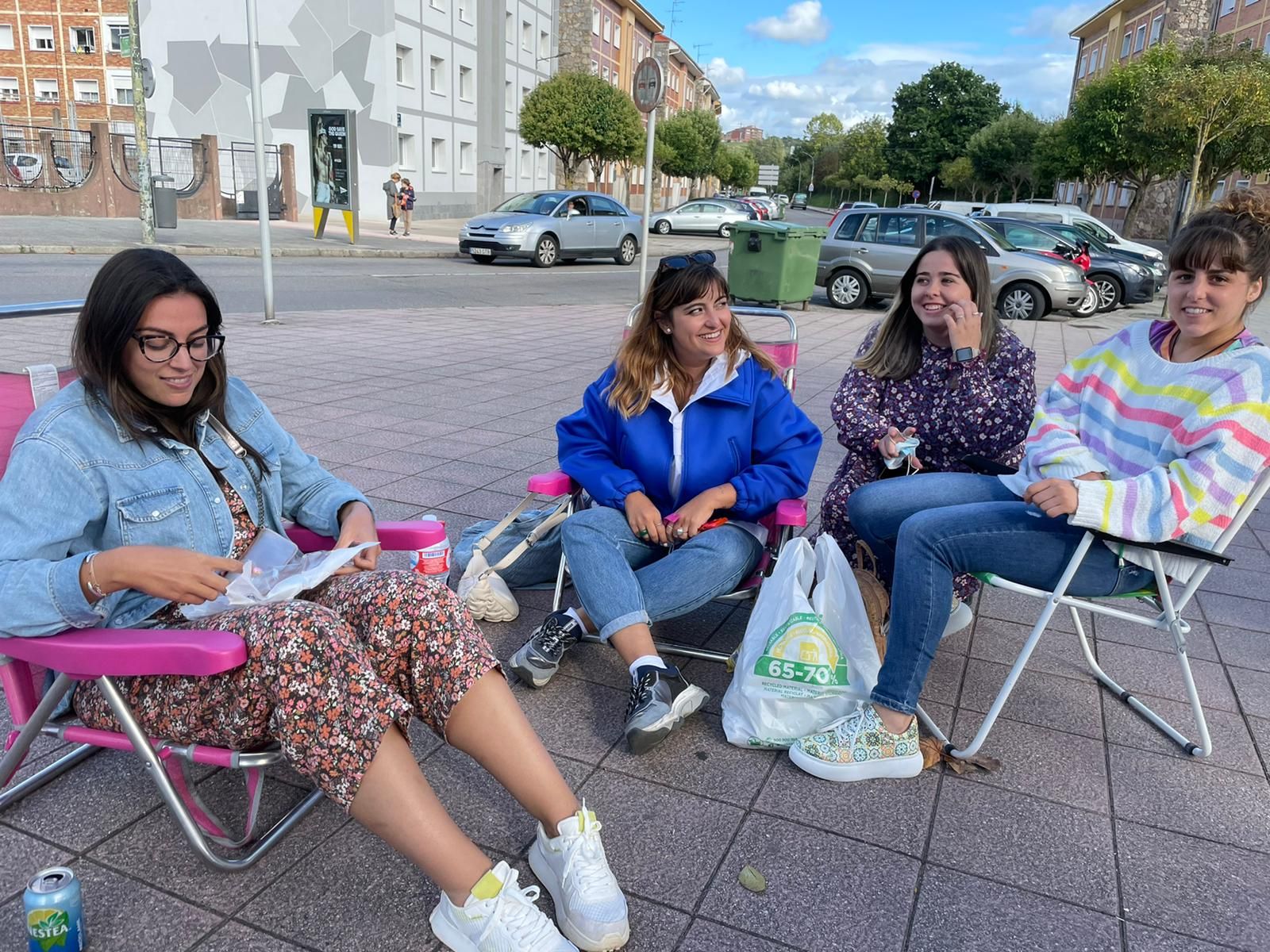 La "tribu" de Camilo hace piña en Avilés